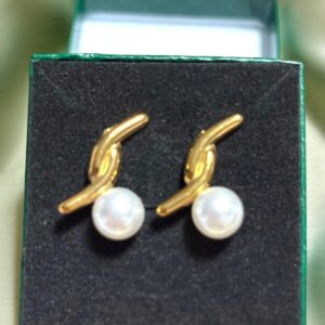 Pendiente Forma Cruzada con Perla en Acero Dorado