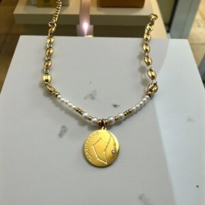 Pulsera Capricornio en Acero Dorado  con las Piedras del Signo