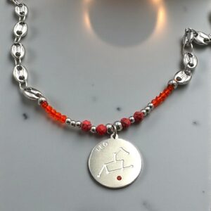Pulsera Leo en Acero Plateado  con las Piedras del Signo