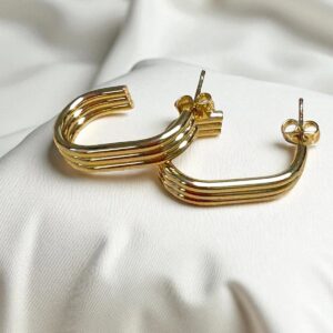 Pendientes aro rectangular en acero dorado