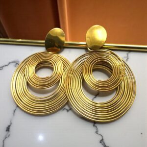 Pendiente en Acero Dorado con Chapa y Circunferencias