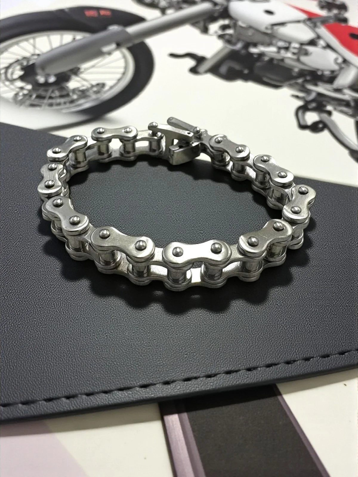 Pulsera de Acero Tipo Cadena en Plateado
