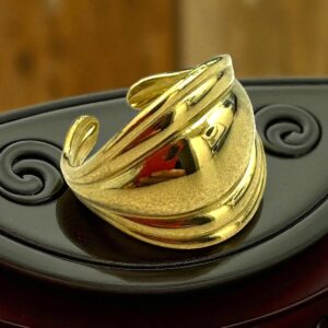 Anillo ancho ajustable en acero dorado