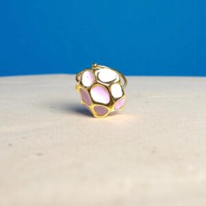 Anillo Ajustable en Acero Dorado con Detalle en Lacado Rosa