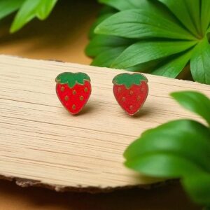 Pendiente Fresas en Acero Dorado
